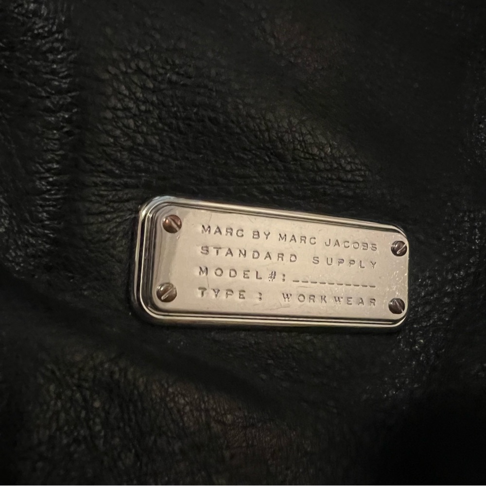 Marc by Marc Jacobs black leather hobo zip crossbody purse zippered EUC shoulder - Picture 3 of 10